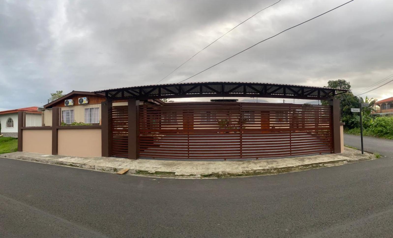 Apartamentos Maily La Fortuna Exterior photo