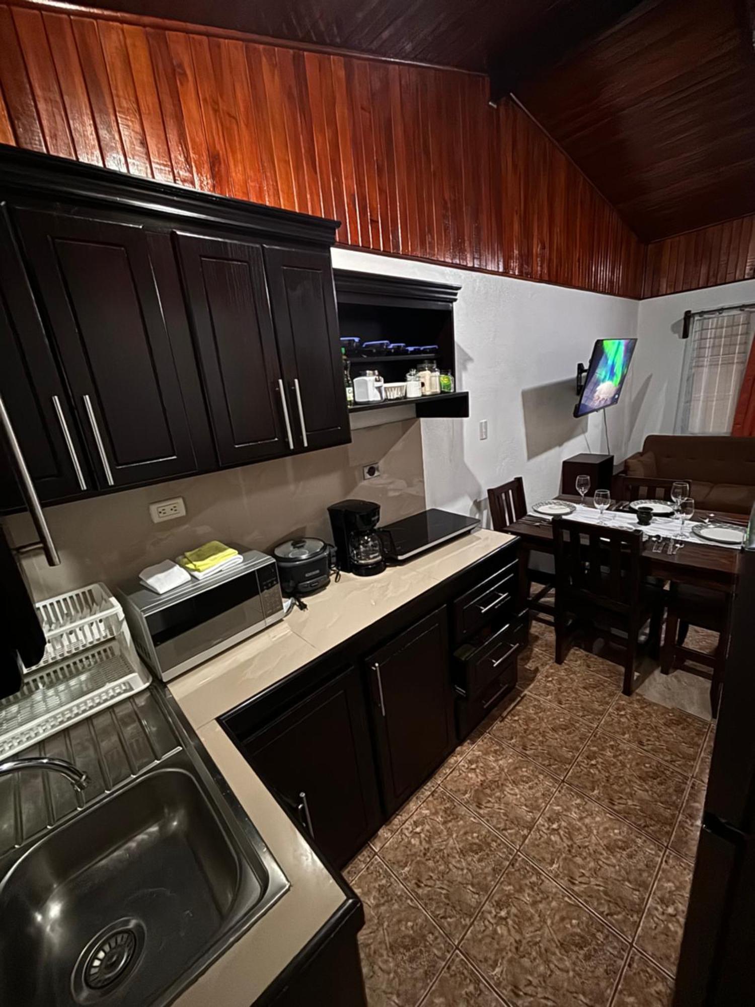 Apartamentos Maily La Fortuna Exterior photo