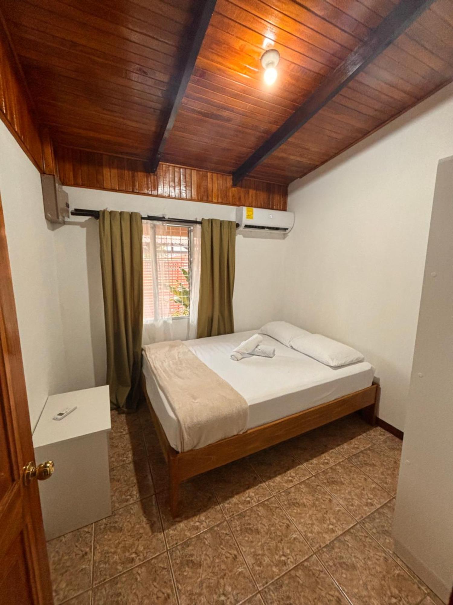 Apartamentos Maily La Fortuna Exterior photo
